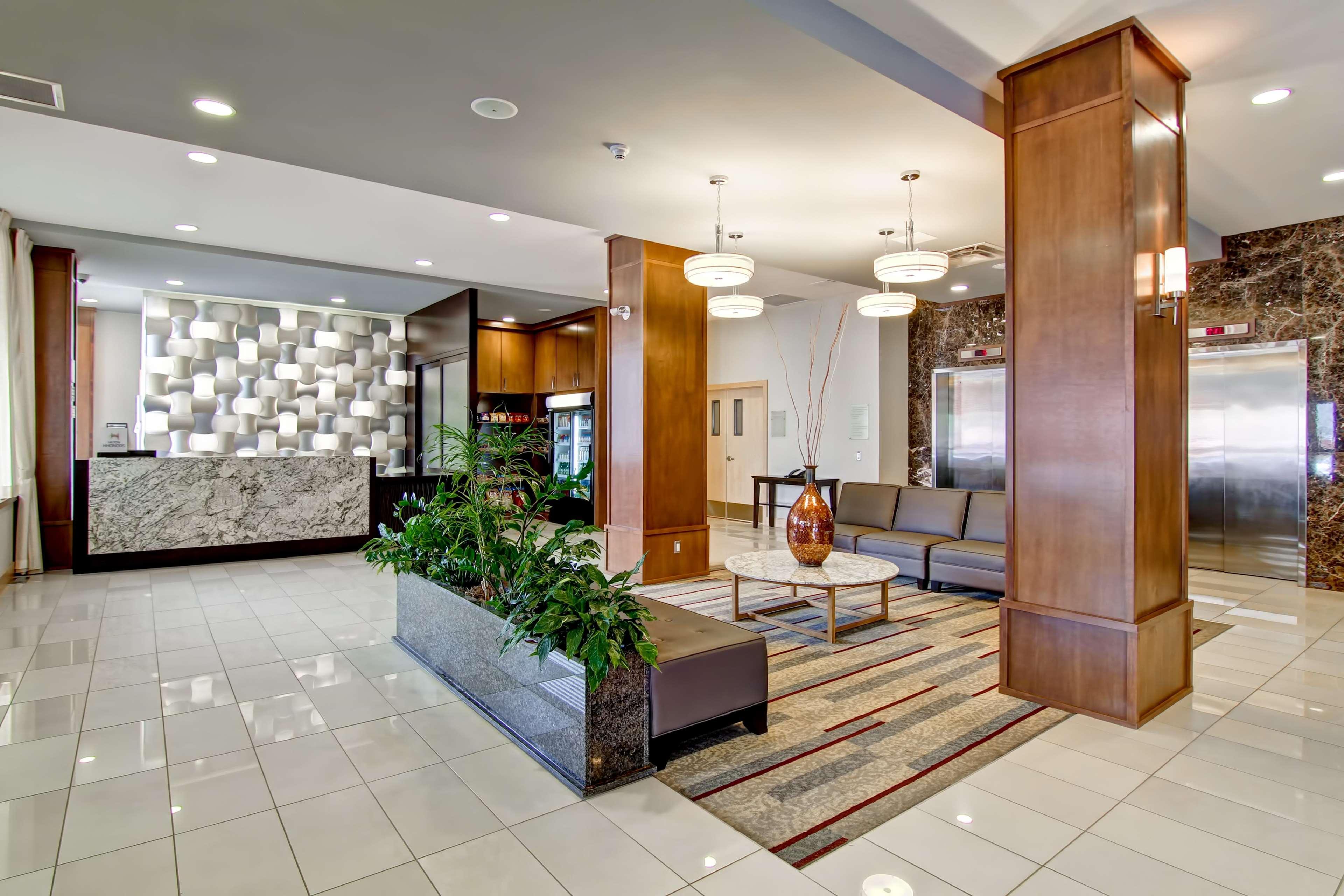 Doubletree By Hilton - Kamloops Hotel Exterior photo