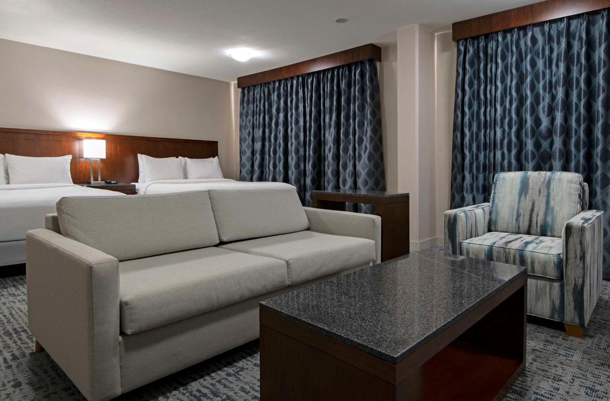 Doubletree By Hilton - Kamloops Hotel Exterior photo